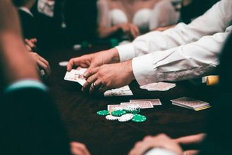 liên hệ 33Win